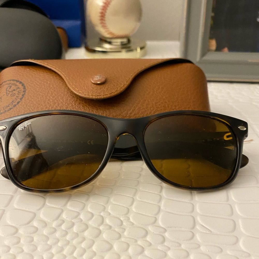 Brown original ray bans pristine condition